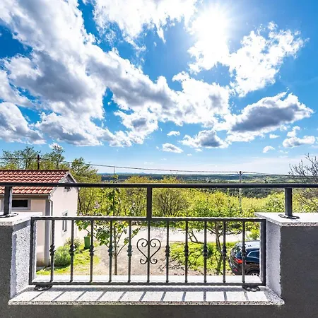 Thalia Apartament *
