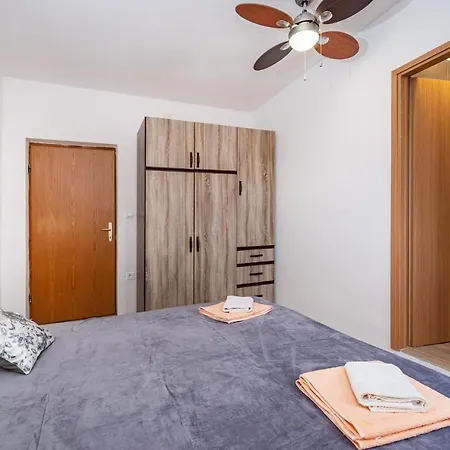 Apartment Thalia *